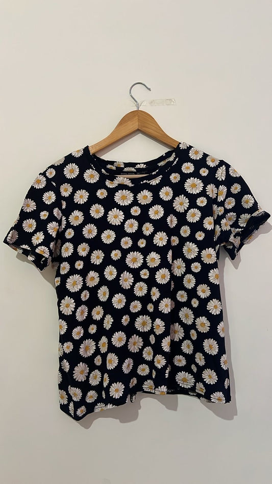 Black Daisy Print T-Shirt – Bershka BSKGIRL