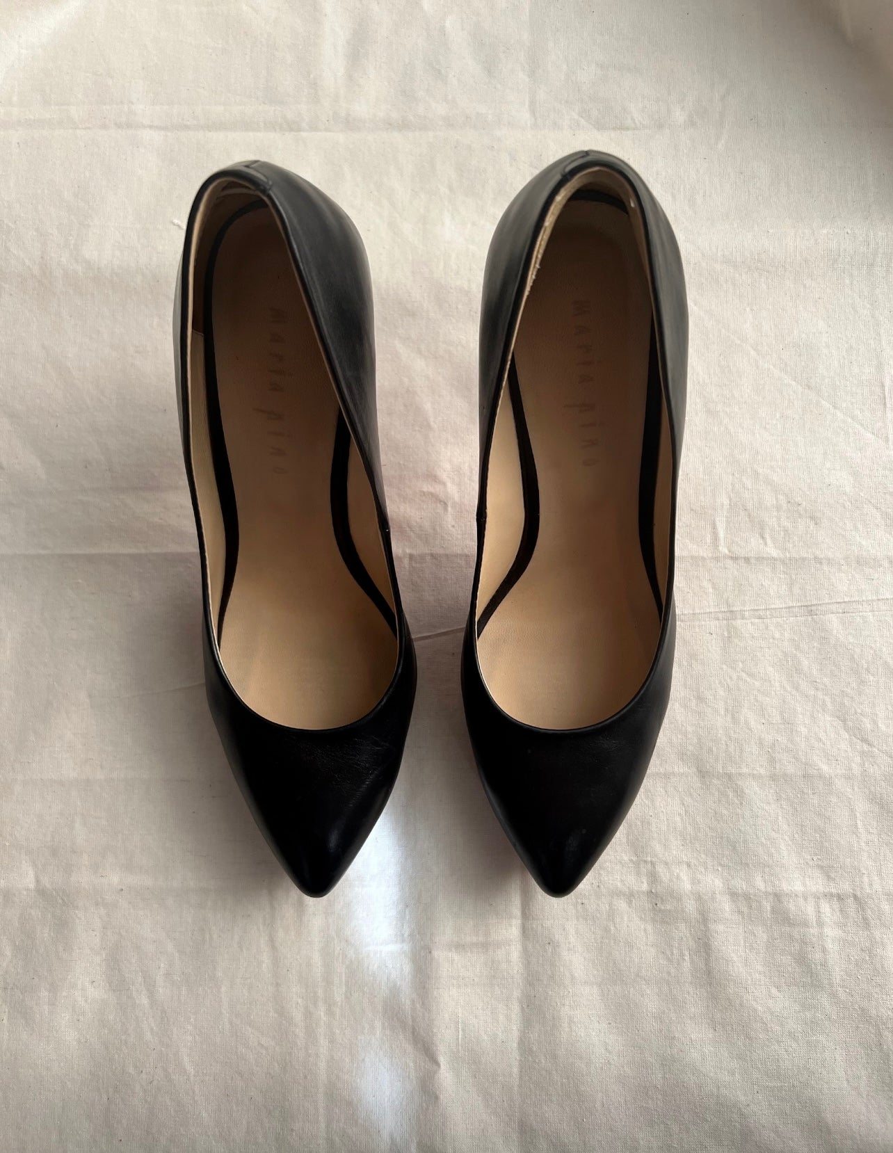 Maria Pino Black Leather Pumps – Classy & Sexy