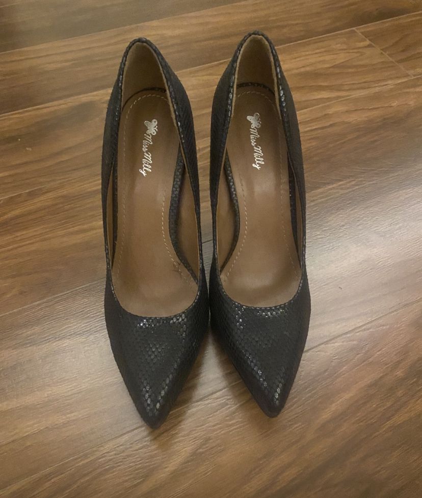 Black Textured Pointed Heels