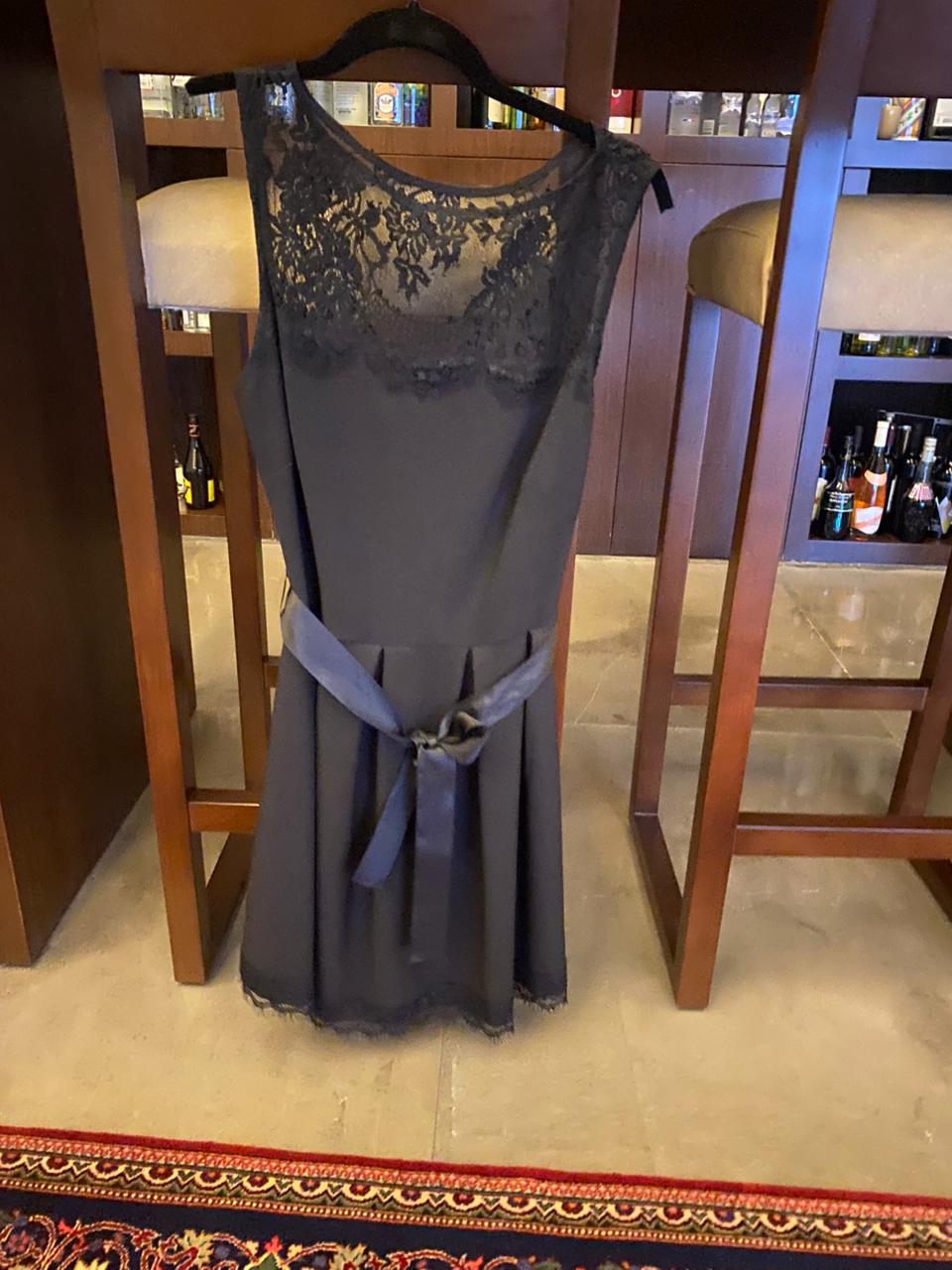 Lace Detail Sleeveless Black Dress