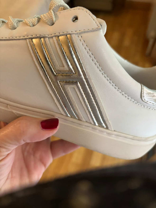 Hogan – Off-White Sneakers