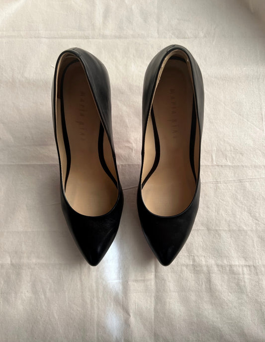 Maria Pino Black Leather Pumps – Classy & Sexy