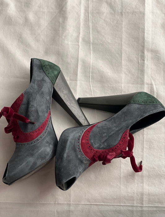 Ovyé Suede & Leather Peep-Toe Pumps – Bold Elegance