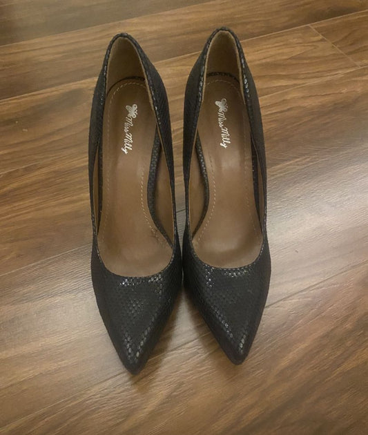 Black Textured Pointed Heels