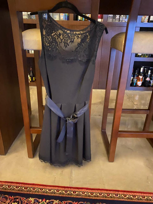 Lace Detail Sleeveless Black Dress