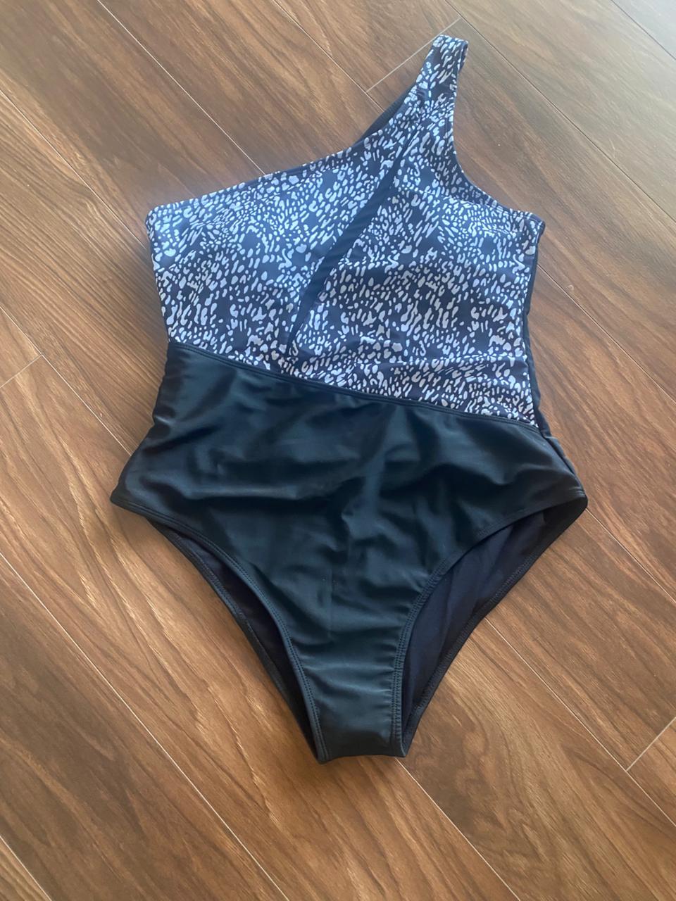 One-Shoulder Swimsuit & Dress-Black & White